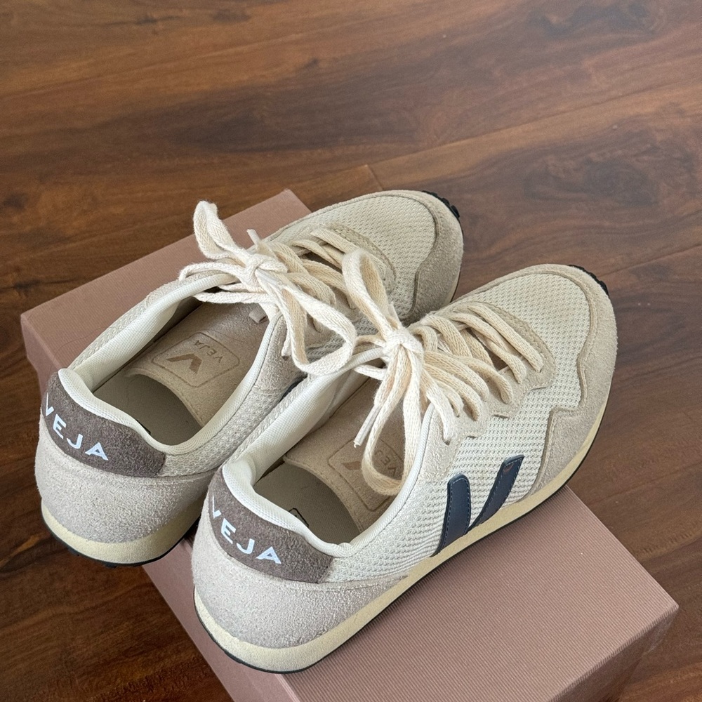 Veja Women’s Cream Sneakers